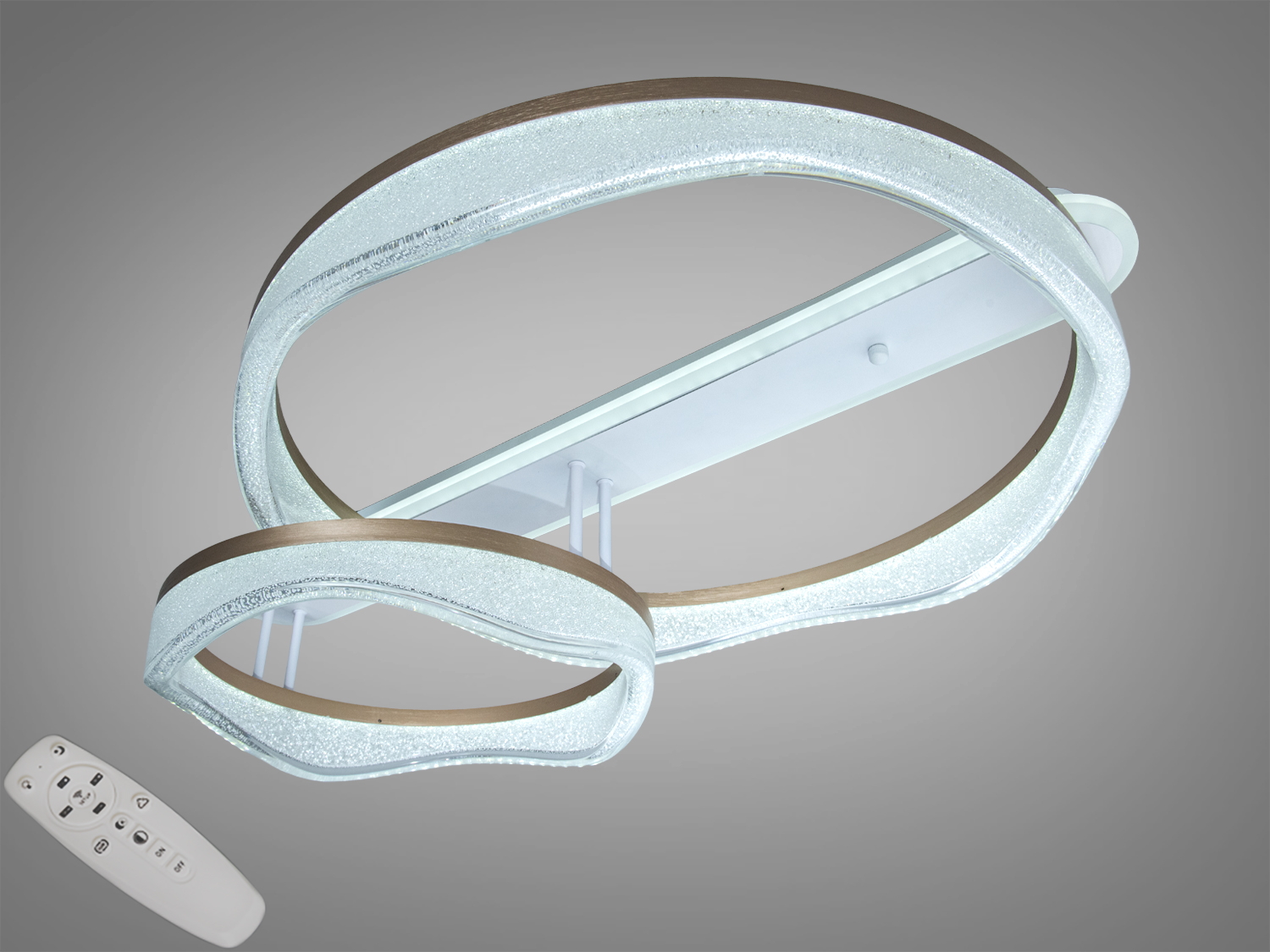 Стельова LED люстра 105 Вт у кольорі шампань з керуванням пультом і вимикачем. Два акрилові кільця, 3 режими 3200/4100/6500К. Для кімнат до 18 м², низький профіль.