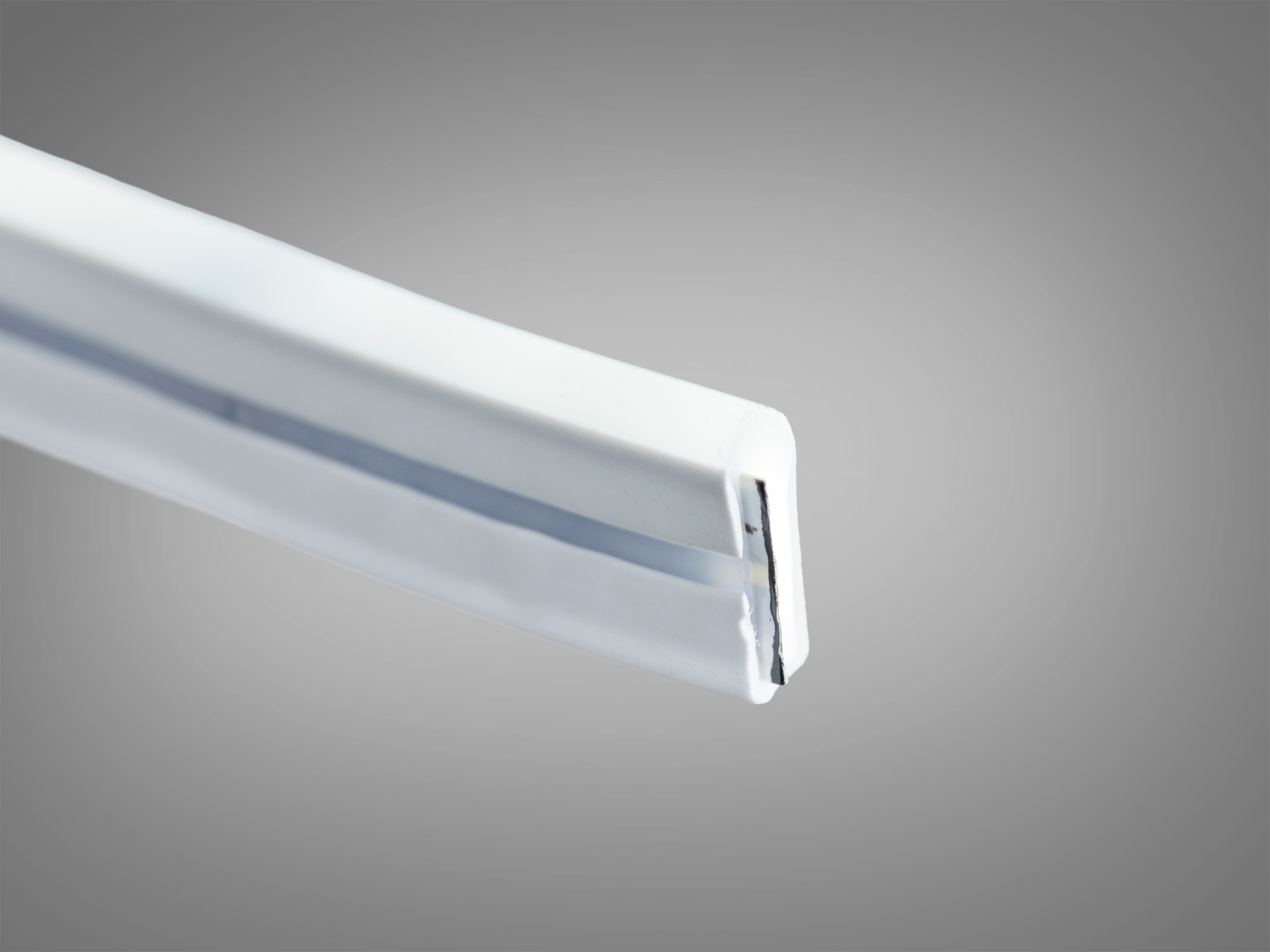 Гнучкий LED неон 12В IP67, профіль 5x11 мм, холодне світло. 8 Вт/м, ~800 лм/м, SMD2835, CRI>80, 180° розсіювання. Для контурів інтер’єру та фасадів.