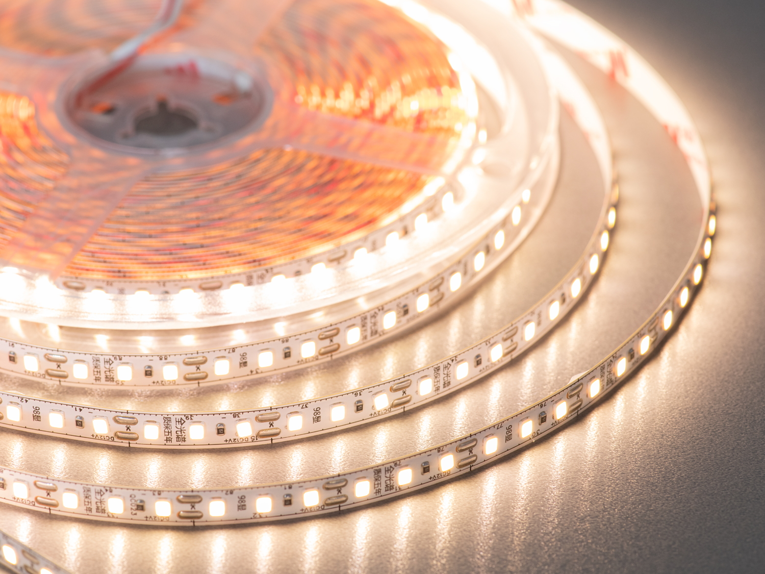 LED стрічка 12В, 120 діодів на метр, 8 мм, теплий