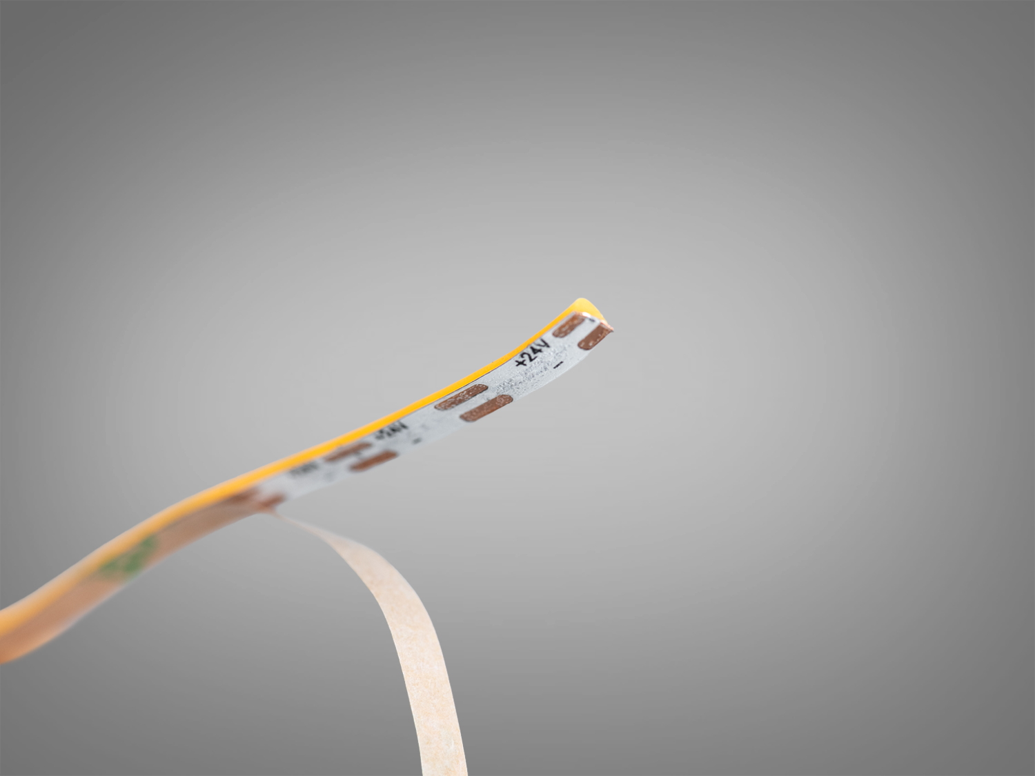 Світлодіодна стрічка з клейкою основою для легкого монтажу на різні поверхні.