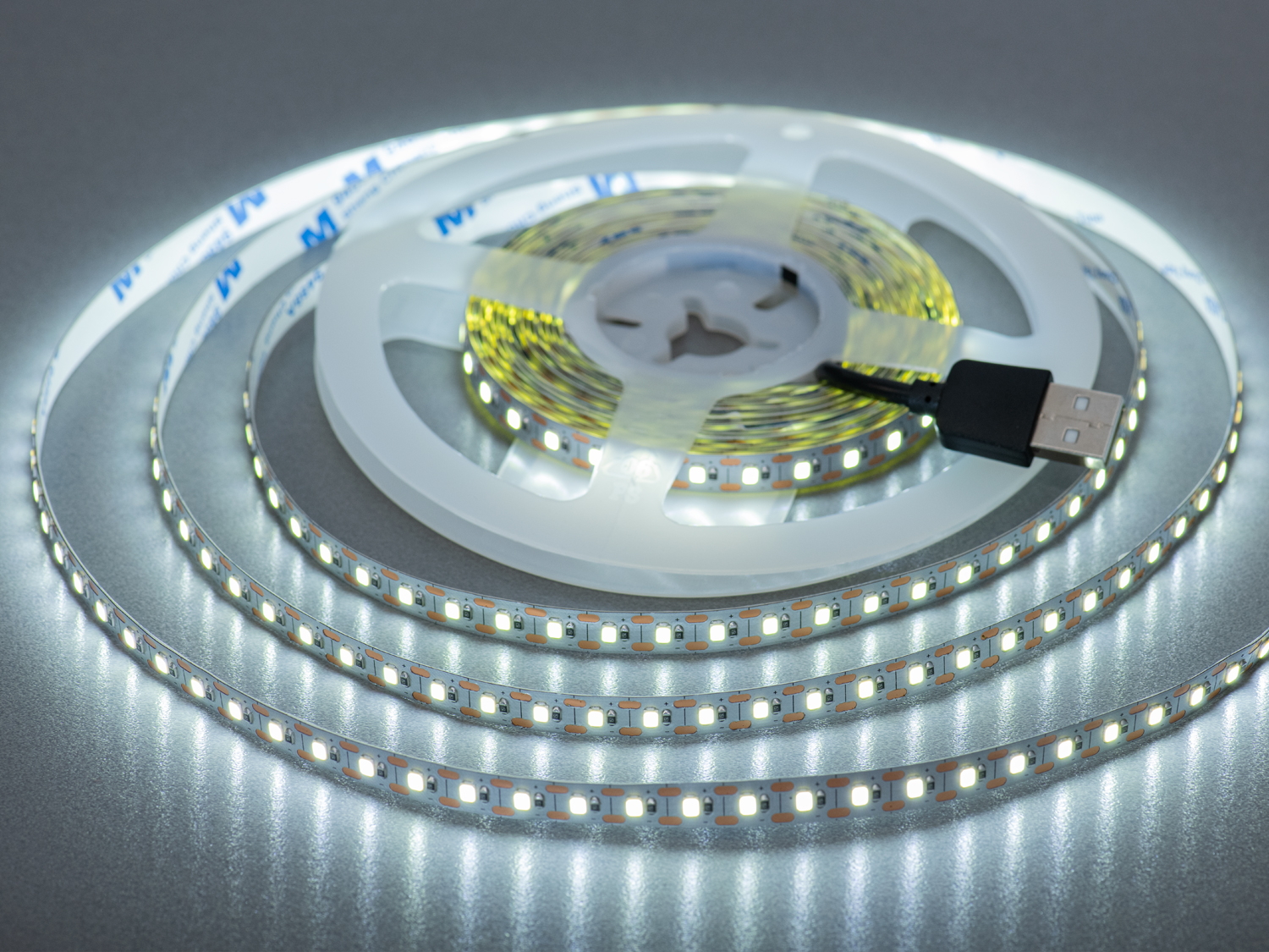 LED стрічка 5В з USB, 120 діодів на метр, 8мм, холодний