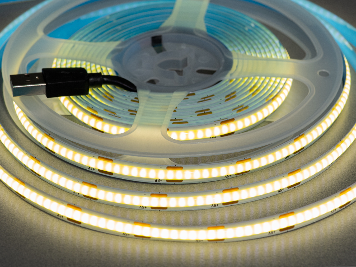 COB LED стрічка 5В з USB, 320 діодів на метр, 8мм, нейтральний. Це вдале поєднання сучасної led технології, зручності USB підключення та природного нейтрального світла. COB LED стрічка 5В з USB, 320 діодів на метр, 8мм, нейтральний. Це вдале поєднання сучасної led технології, зручності USB підключення та природного нейтрального світла.