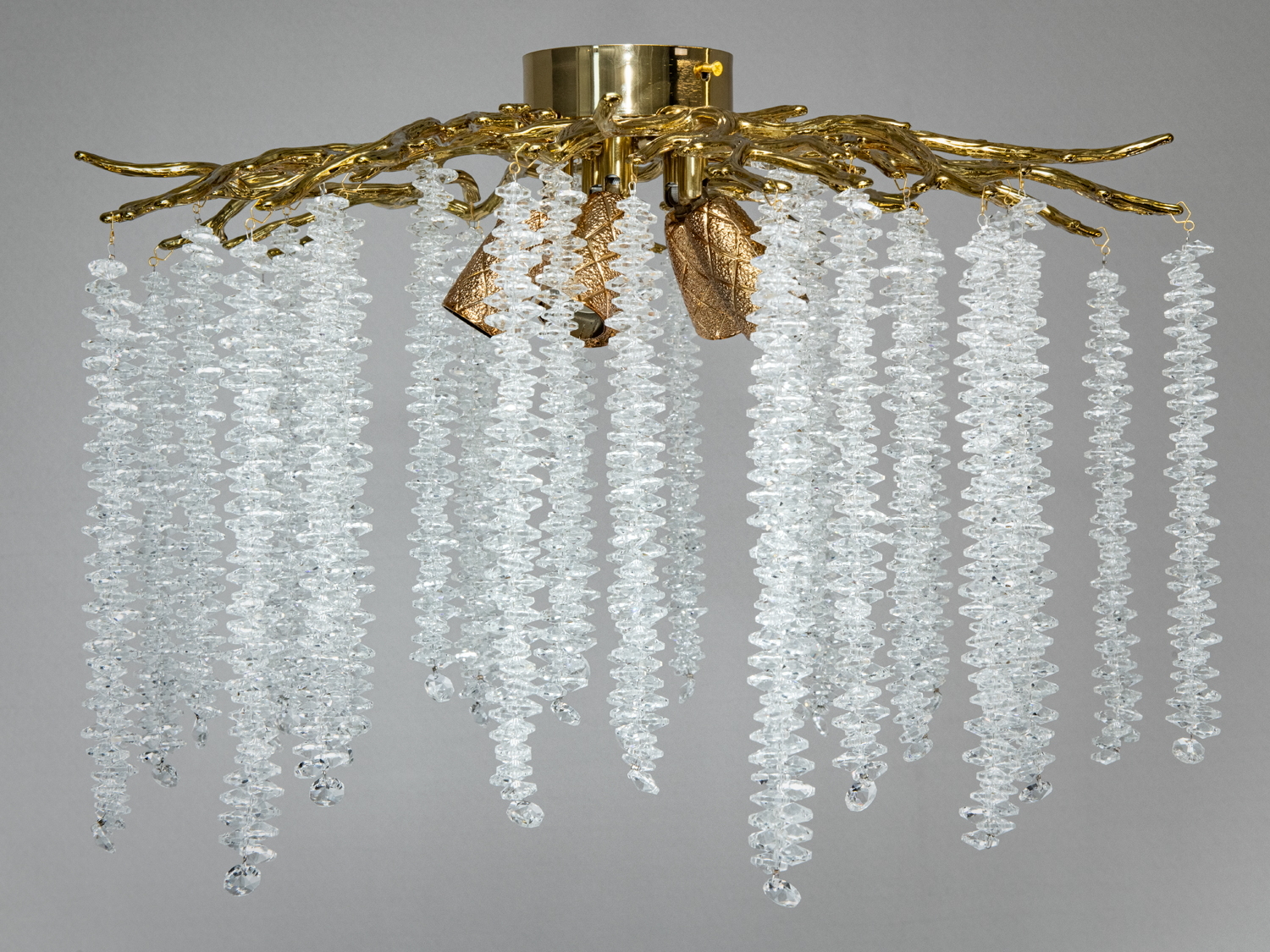 Стельова кришталева люстра «Гліцинія», бронза, 5xE14. Для кімнат до ~10 м², алюмінієвий каркас, монтаж на планку, керування настінним вимикачем. Кристали-краплі.