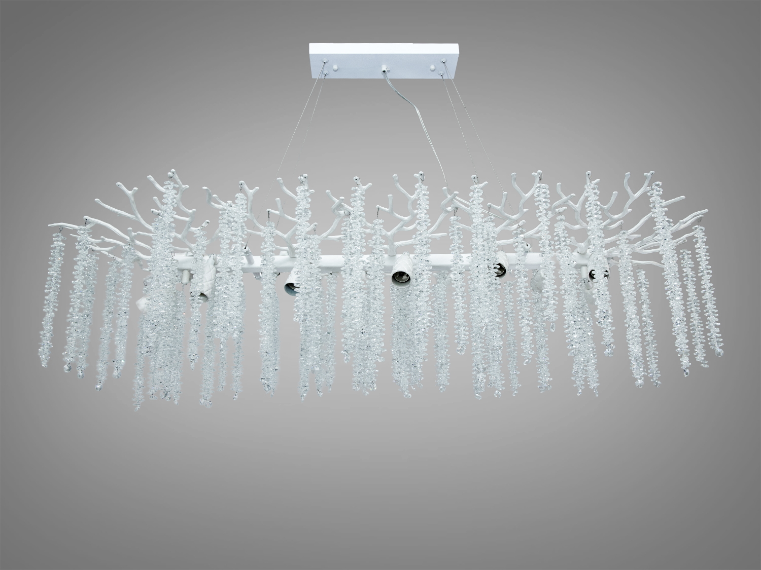 Підвісна кришталева люстра «Гліцинія» біла, 12×E14. Орієнтовна площа до 24 м². Алюмінієвий каркас, кришталеві підвіски, регульована висота, монтажна планка, керування настінним вимикачем.