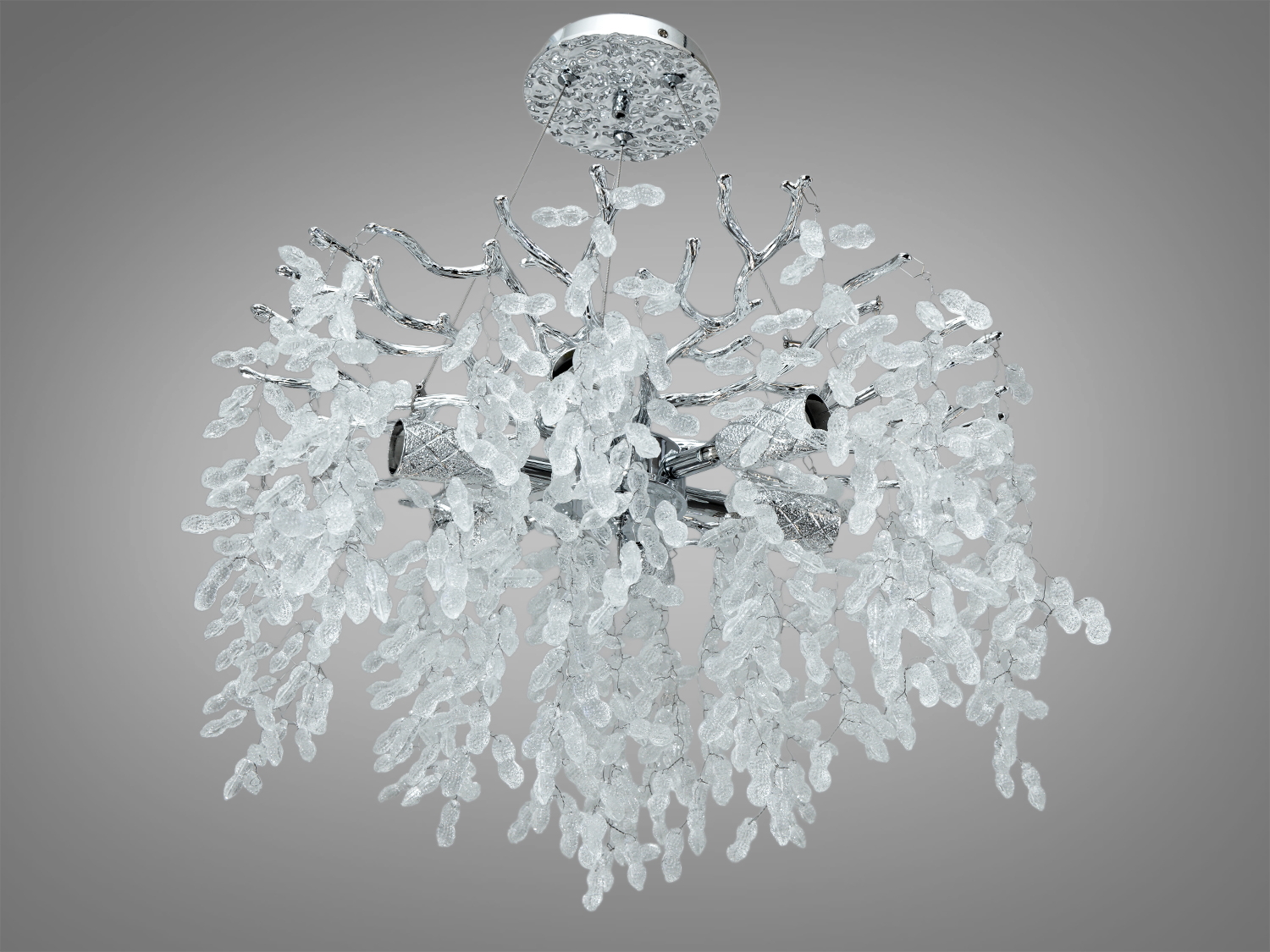 Декоративна люстра з кришталевими підвісками, що створює ефект каскаду. Ідеальна для просторих кімнат.