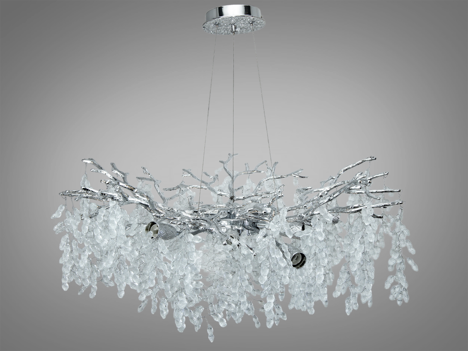 Підвісна люстра з гіллястим дизайном, що нагадує крижані кристали, підходить для сучасного інтер′єру.