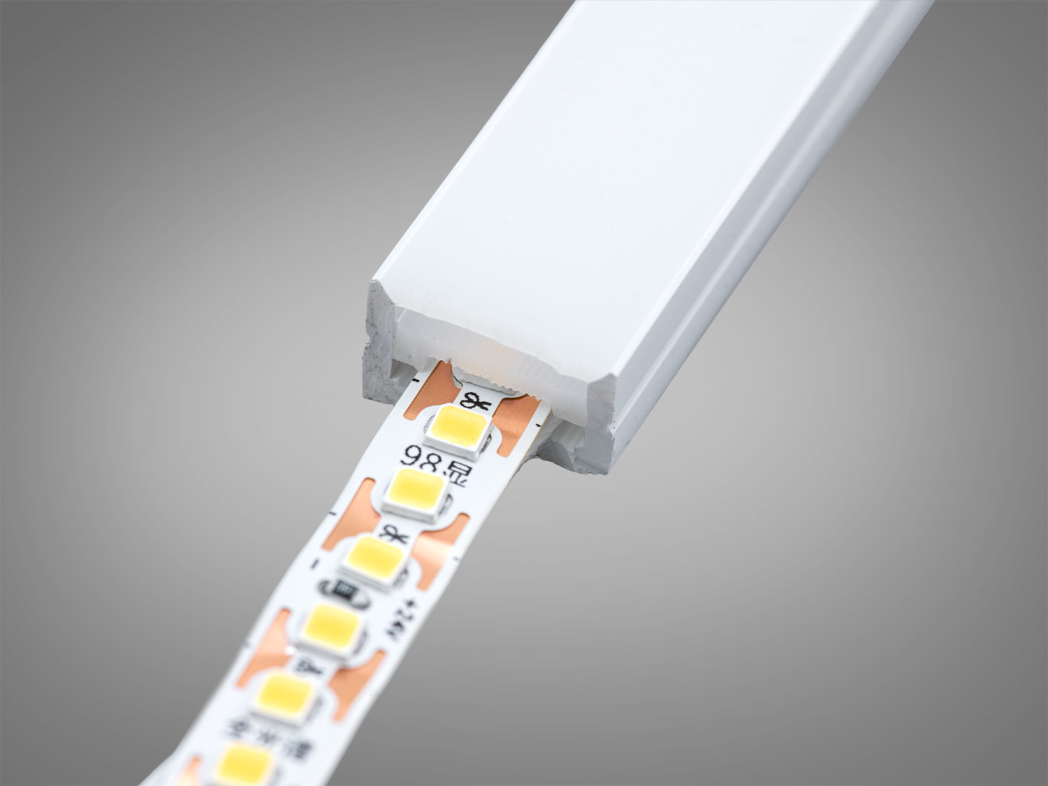 Гнучкий профіль для LED стрічки, накладний