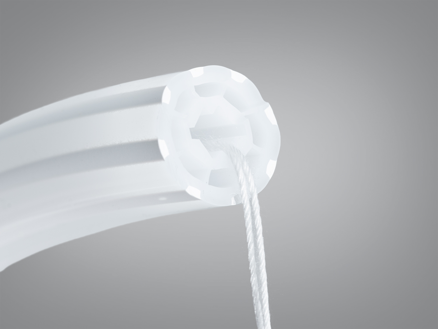 Кінцева частина світильника з монтажним елементом. Використовується для підвісних конструкцій.