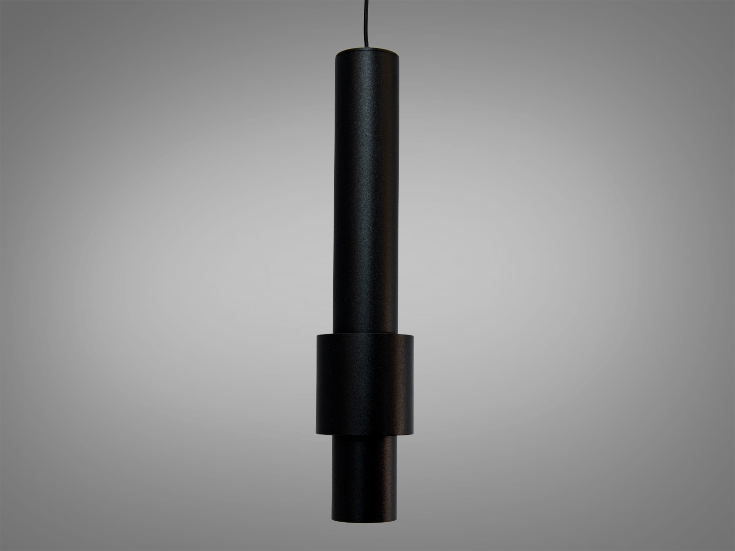 Підвісний світильник з довгим чорним шнуром для регулювання висоти, підходить для різних типів монтажу в сучасному інтер′єрі.