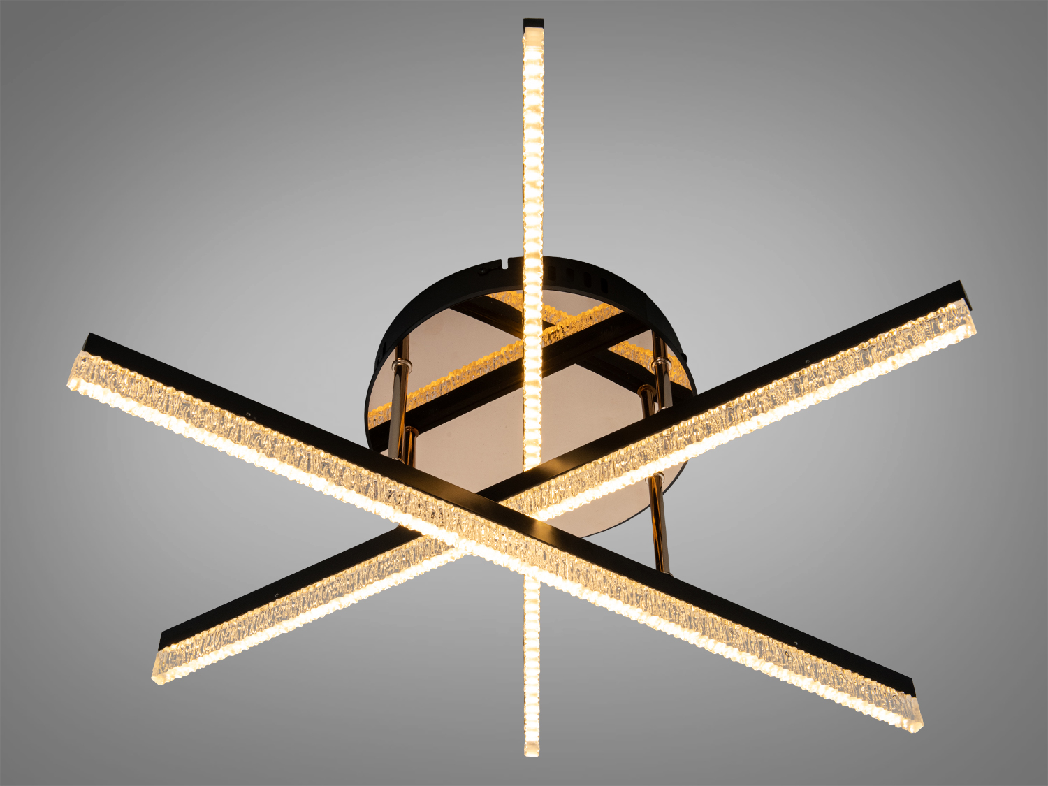 Світильник з перехресними лініями, чорний корпус, тепле світло, акрилові вставки, підходить для вітальні або спальні.