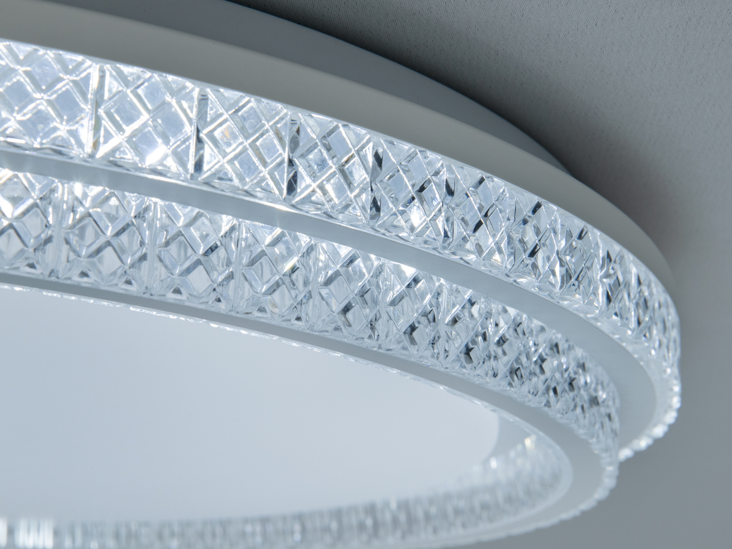 LED смарт люстра Diasha біла 58 Вт 10 м²