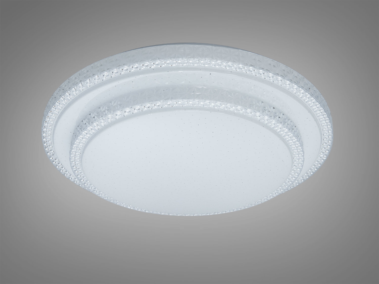 Стельова лампа з матовим покриттям і геометричним дизайном, підходить для офісних приміщень.