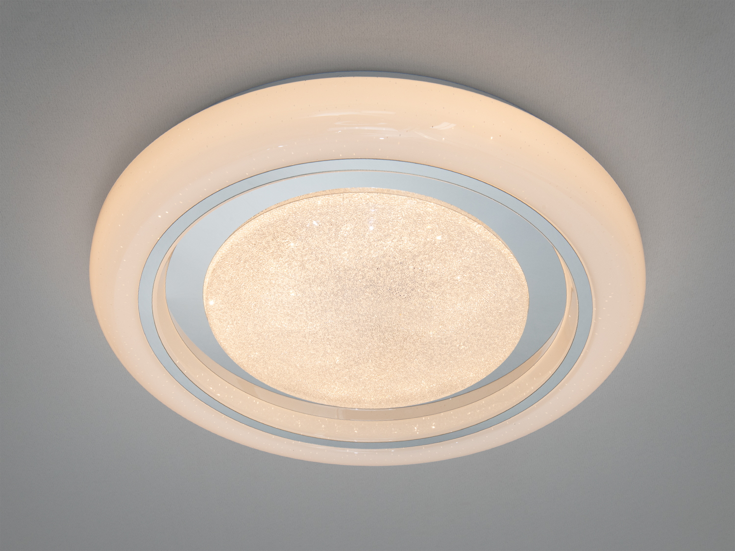 Кругла LED люстра Diasha Smart 58Вт у хромі з матовим плафоном. 3 режими світла, керування вимикачем, без пульта. Підходить для кімнат до 10 м².