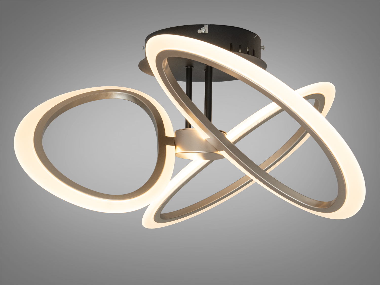 Світлодіодна стельова люстра WG5144-3, 45 Вт, три кільця, колір шампань. Пульт, димер, CCT 3200–6000K, акриловий розсіювач і низький профіль для сучасних інтер’єрів.