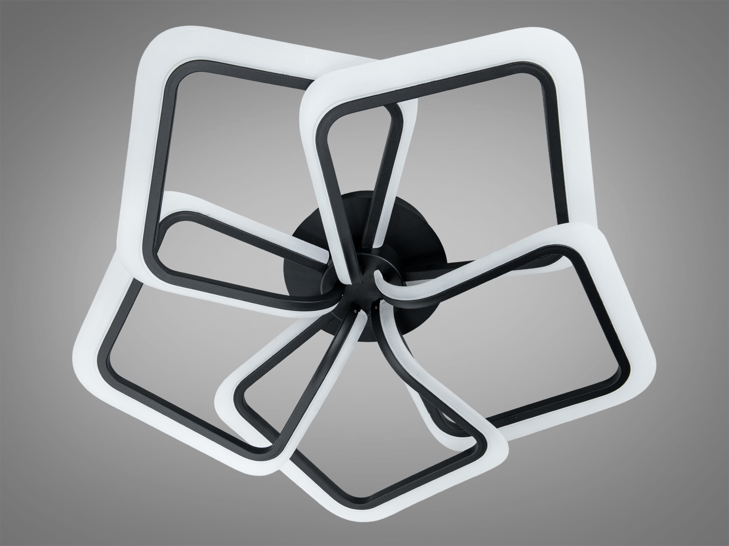 Сучасний світильник із плавними лініями, що формують об′ємну структуру. Виготовлений із легких матеріалів для легкого монтажу.